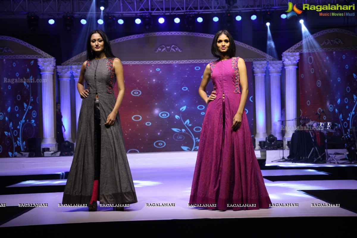 Mamatha Tulluri Handloom Fashion Show at The Cybercity Conventions