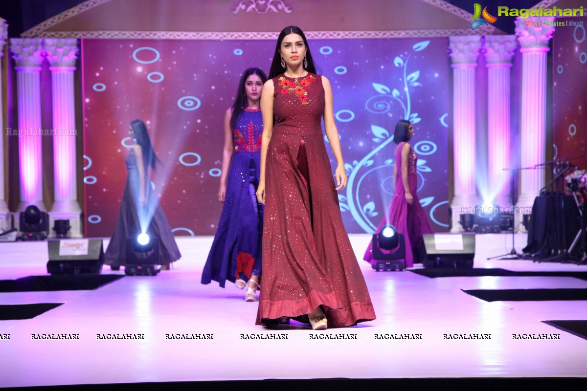 Mamatha Tulluri Handloom Fashion Show at The Cybercity Conventions