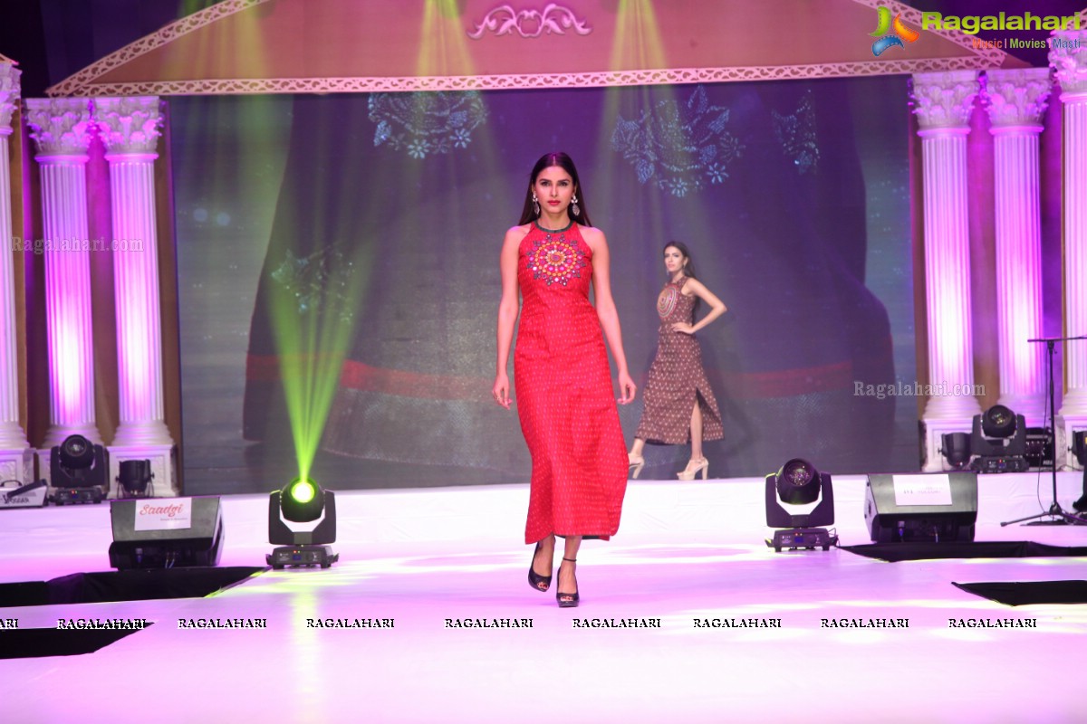 Mamatha Tulluri Handloom Fashion Show at The Cybercity Conventions