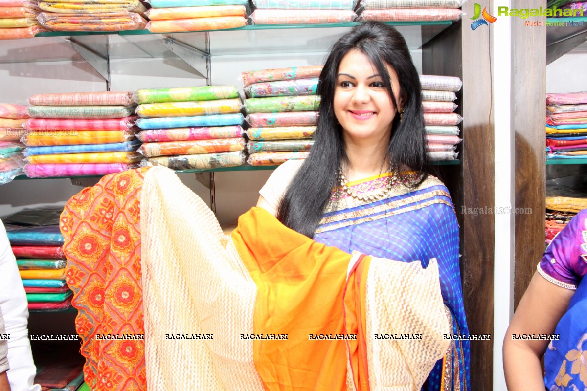 Kamna Jethmalani inaugurates Nakshatra Fashion Stores at Habsiguda, Hyderabad
