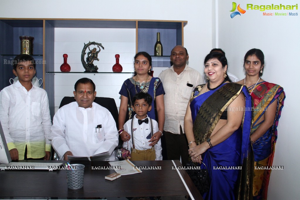 Raunaq Yar Khan launches Opera Gourmet Caterers at Road No.86, Jubilee Hills