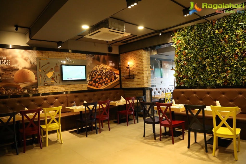 Grand Launch of Pappa Roti - The Father of All Buns at Road #1, Jubilee Hills, Hyderabad