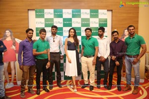 Oppo F3 Launch Pragya Jaiswal