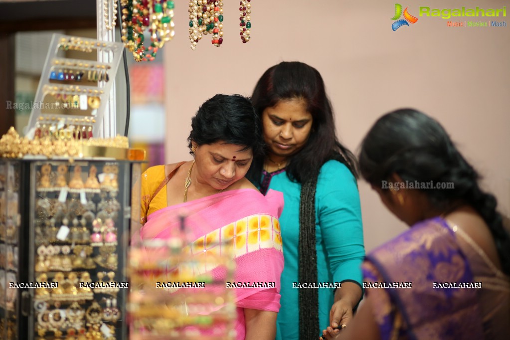 Priyanka Ramana launches We Craft Elegance Expo at Shilpa Kala Vedika, Madhapur, Hyderabad