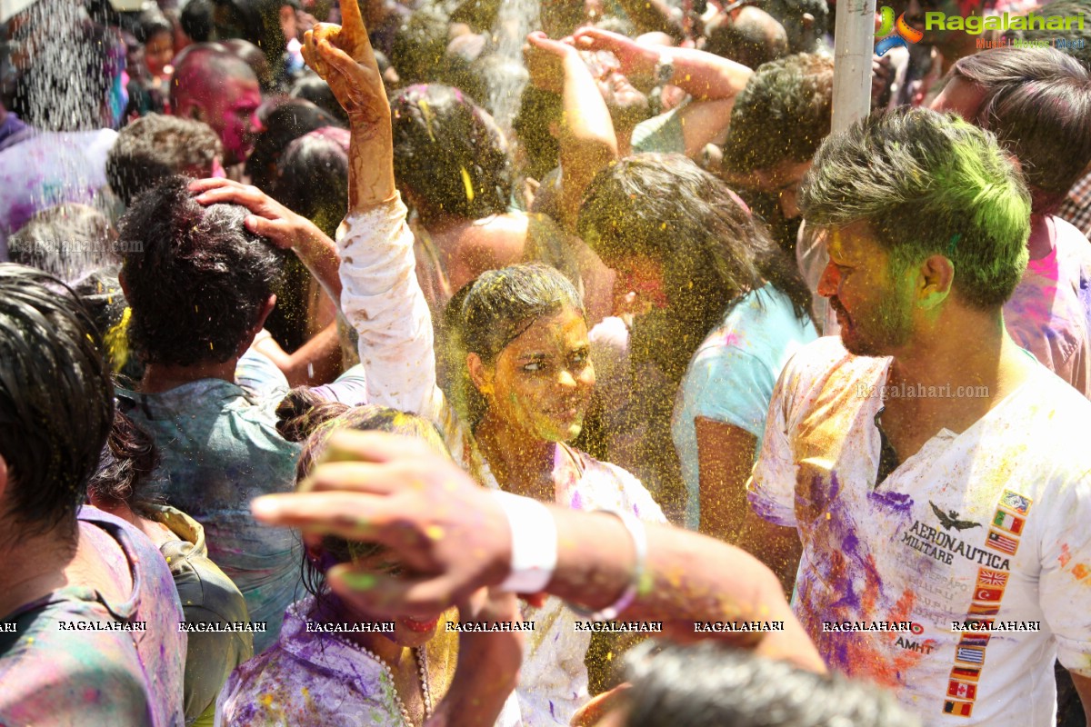 Rang Barse Holi Party at Oyster Lounge, Jubilee Hills, Hyderabad