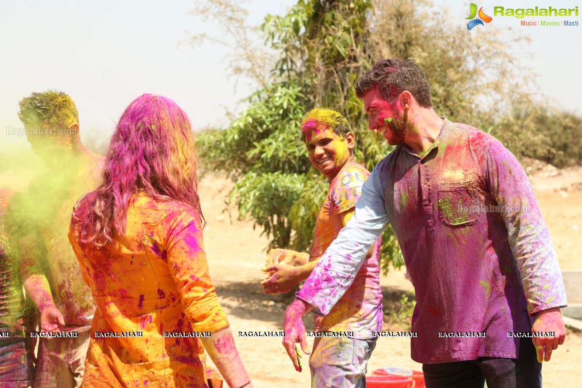 Raunaq's Grand Annual Holi Colour Festivity 2017