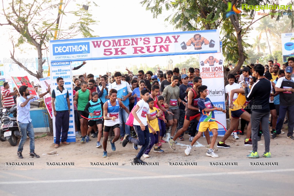 Women Run with Ritz Studious by Decathlon Uppal