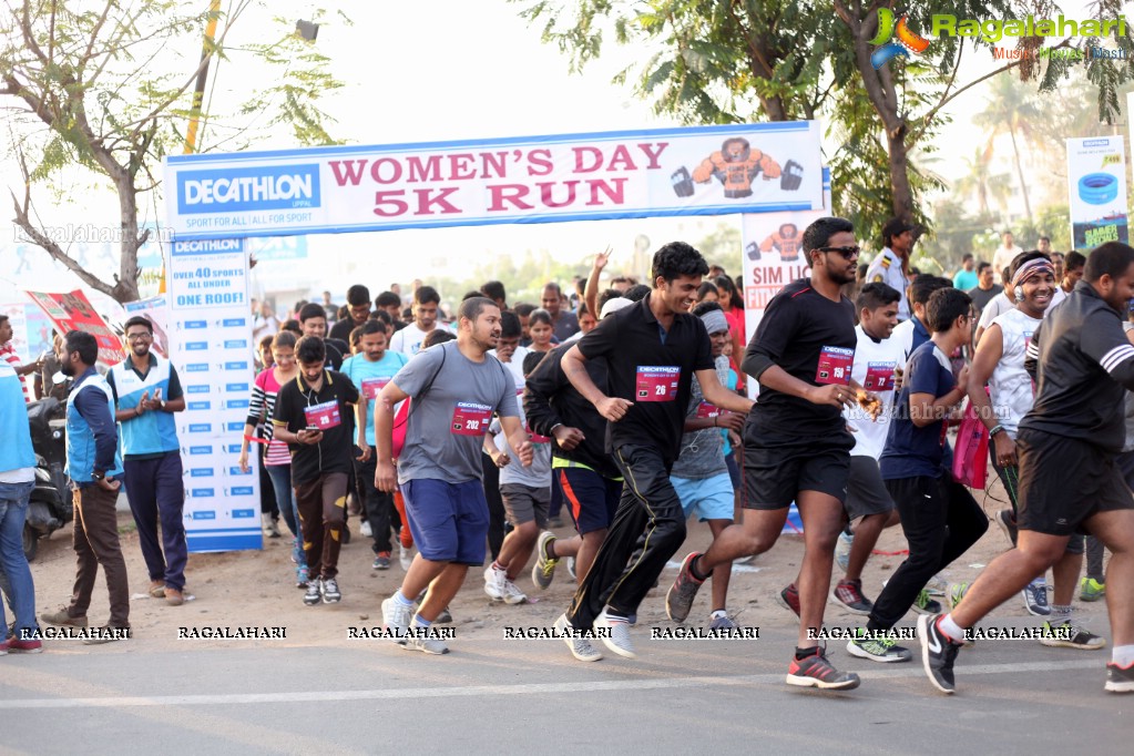 Women Run with Ritz Studious by Decathlon Uppal