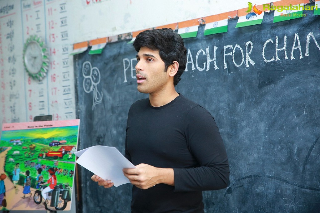 Allu Sirish at Banjara Hills Goverment High School