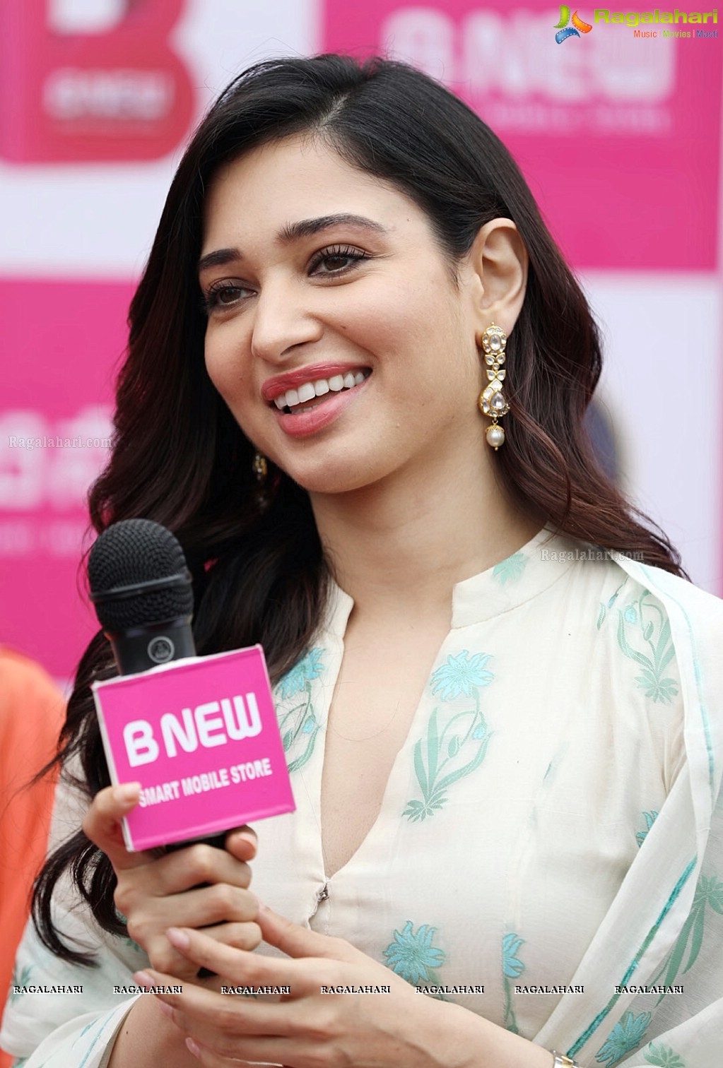 Tamannaah launches B New 50th Mobile Store at Vijayanagaram