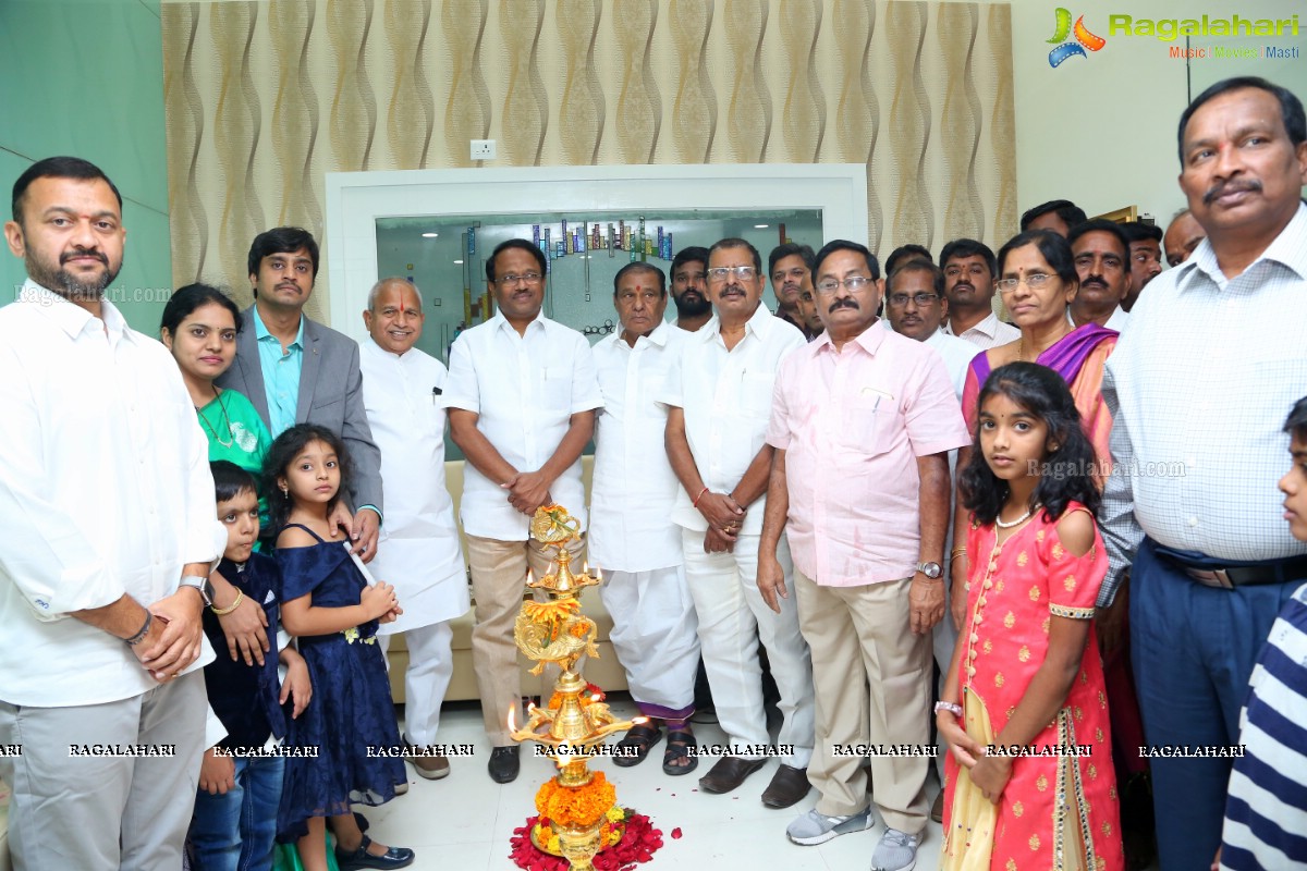 Health Minister Dr Laxma Reddy Inaugurates Face Clinics at Banjara Hills