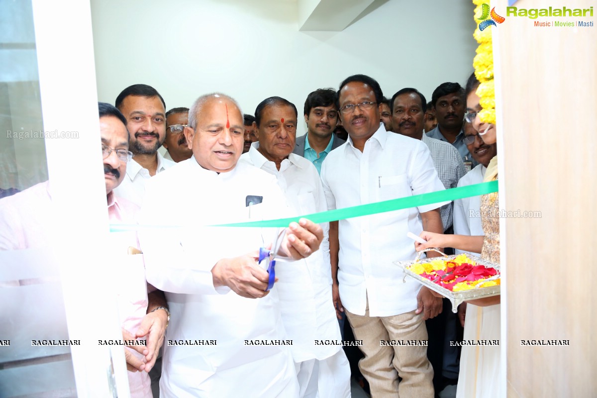 Health Minister Dr Laxma Reddy Inaugurates Face Clinics at Banjara Hills