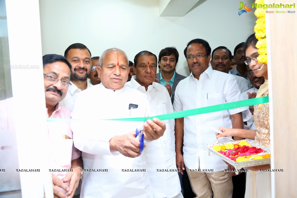 Health Minister Dr Laxma Reddy Inaugurates Face Clinics at Banjara Hills