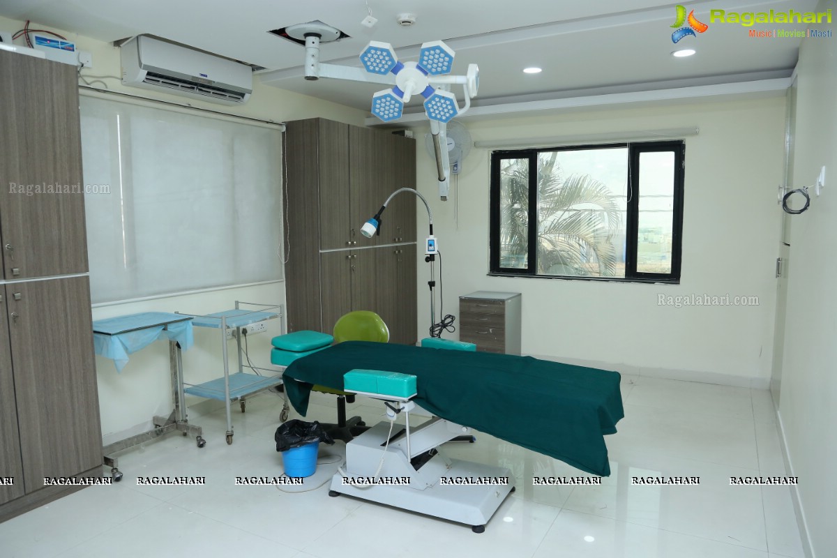 Health Minister Dr Laxma Reddy Inaugurates Face Clinics at Banjara Hills