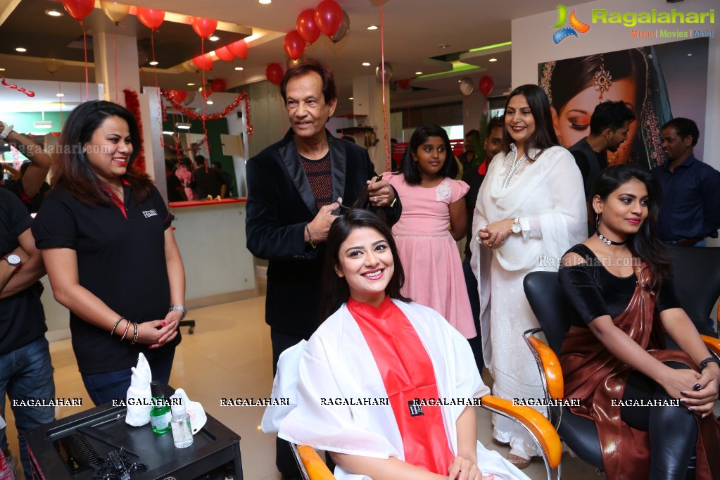 Priyanka Sharma & Priya Augustin launches Habib's Hair and Beauty Salon @ P&T Colony, Karkhana