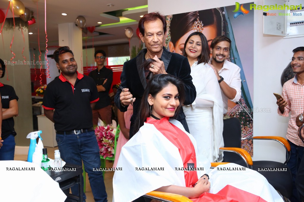 Priyanka Sharma & Priya Augustin launches Habib's Hair and Beauty Salon @ P&T Colony, Karkhana