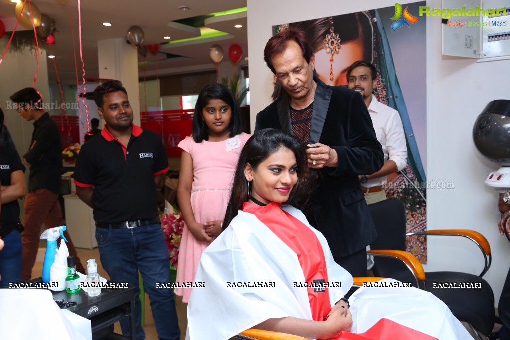 Priyanka Sharma & Priya Augustin launches Habib's Hair and Beauty Salon @ P&T Colony, Karkhana