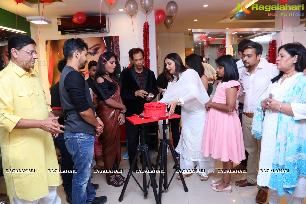 Priyanka Sharma & Priya Augustin launches Habib's Hair and Beauty Salon @ P&T Colony, Karkhana