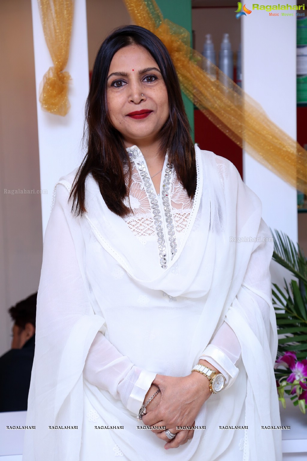 Priyanka Sharma & Priya Augustin launches Habib's Hair and Beauty Salon @ P&T Colony, Karkhana