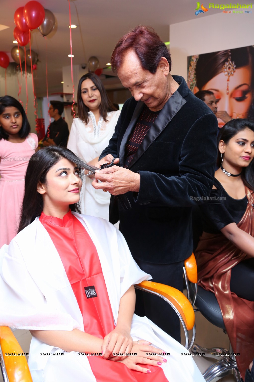 Priyanka Sharma & Priya Augustin launches Habib's Hair and Beauty Salon @ P&T Colony, Karkhana