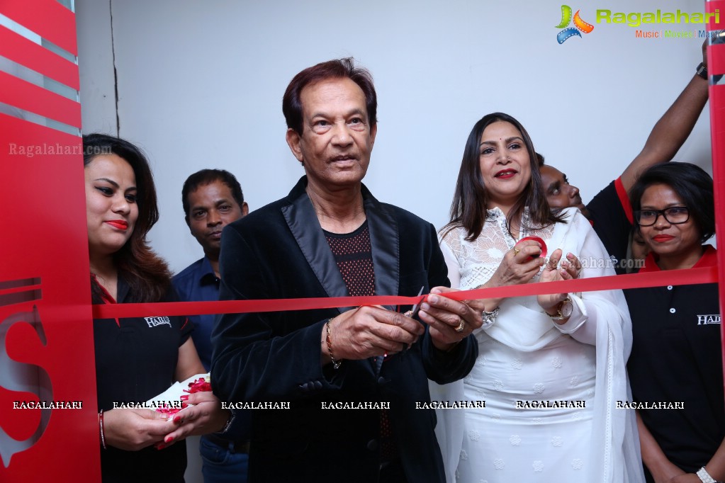 Priyanka Sharma & Priya Augustin launches Habib's Hair and Beauty Salon @ P&T Colony, Karkhana