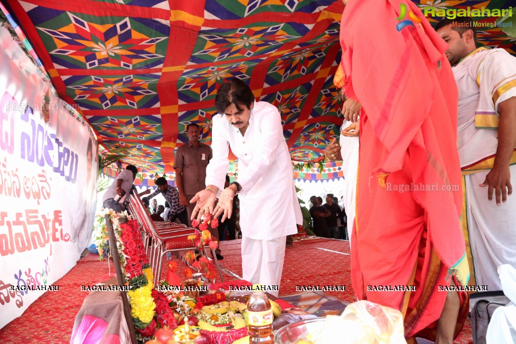 Janasena Chief Pawan Kalyan Celebrates Ugadi With Amaravthi Farmers