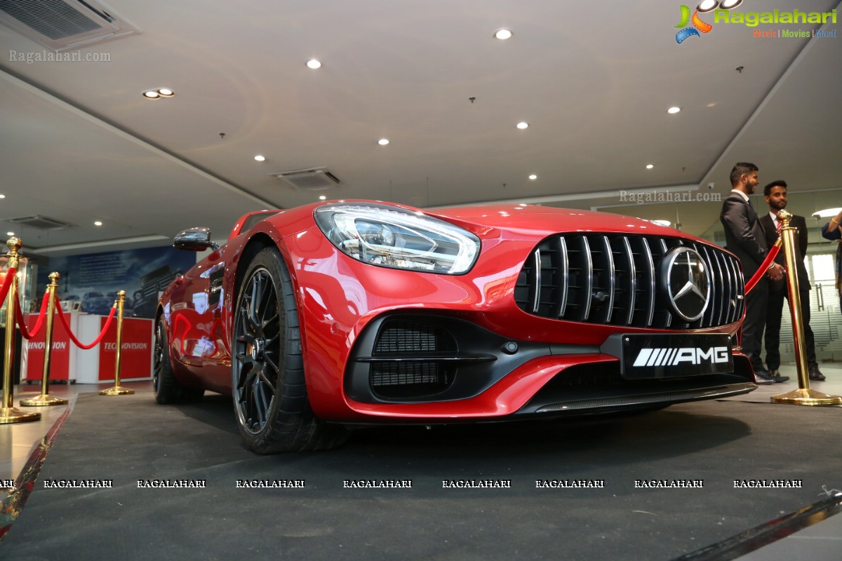 Mercedes- Benz Mahavir Motors hosts ‘Luxury Weekend Fest’