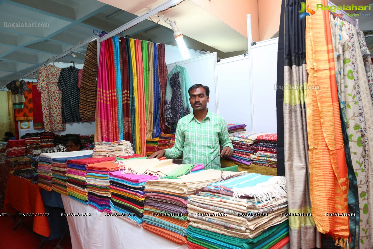 Actress Bhavya Sri Launches National Silk Expo @ Sri Satya sai Nigamagamam