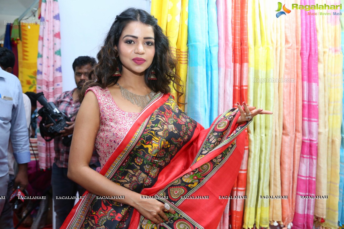 Actress Bhavya Sri Launches National Silk Expo @ Sri Satya sai Nigamagamam