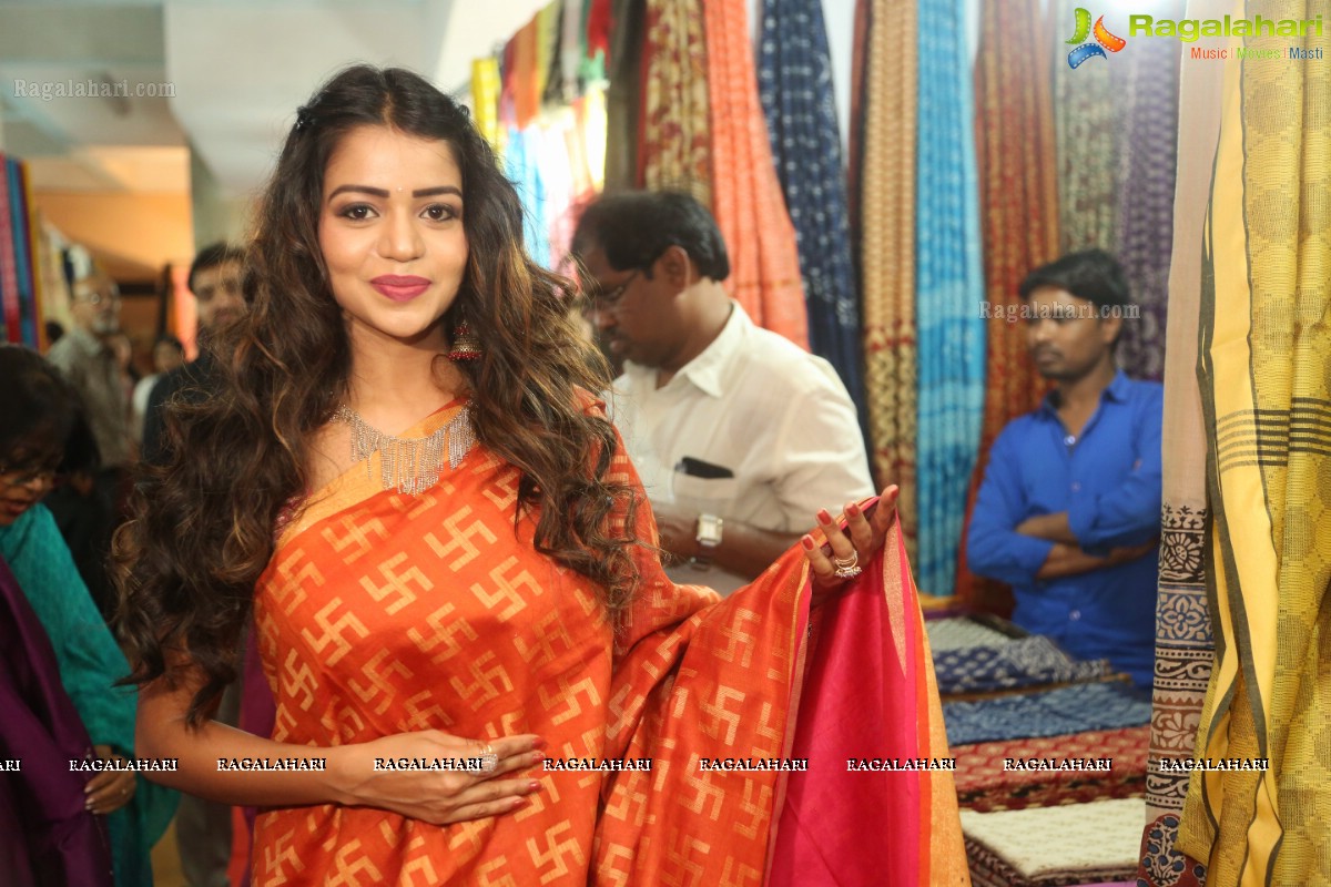 Actress Bhavya Sri Launches National Silk Expo @ Sri Satya sai Nigamagamam