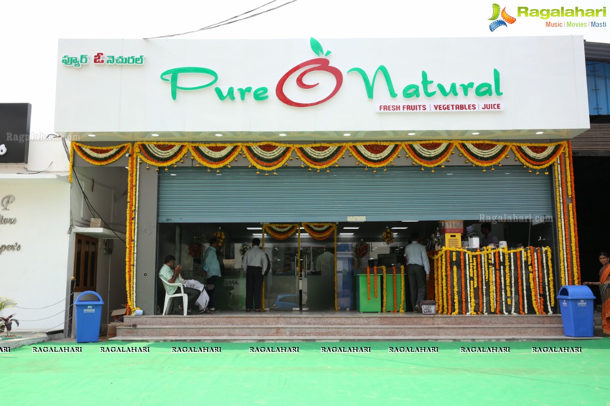Actress Simran Chaudhary Inaugurates 'Pure 0 Naturals' outlet @ Kondapur