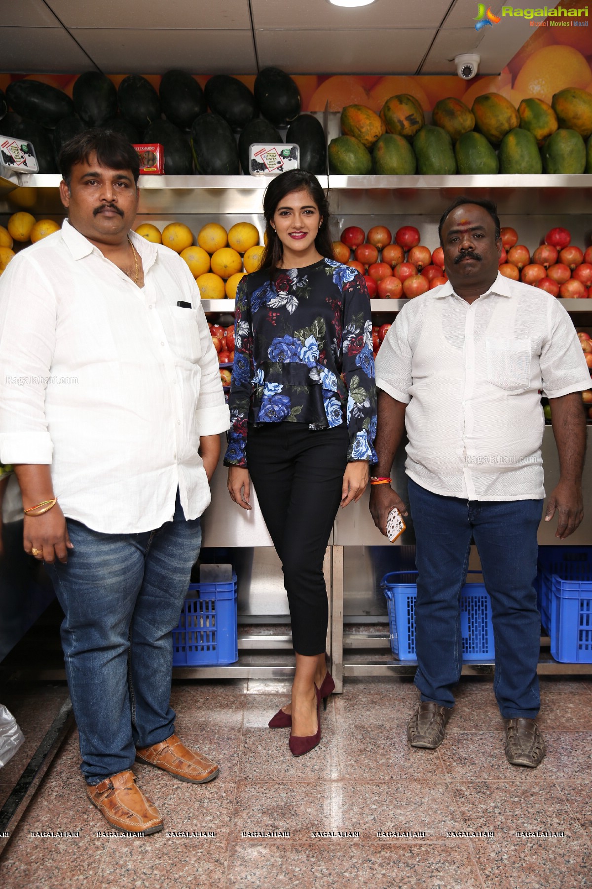 Actress Simran Chaudhary Inaugurates 'Pure 0 Naturals' outlet @ Kondapur