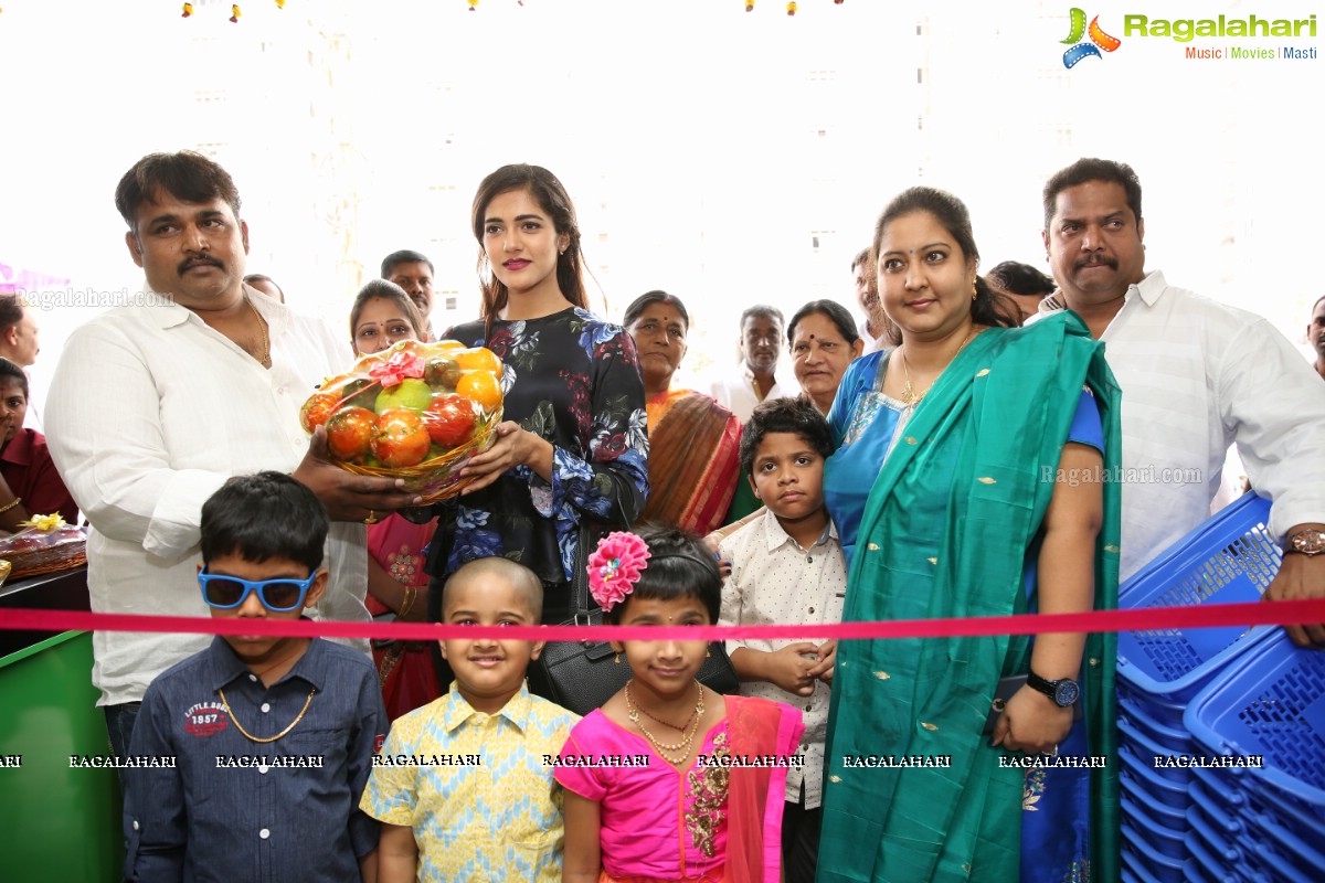 Actress Simran Chaudhary Inaugurates 'Pure 0 Naturals' outlet @ Kondapur