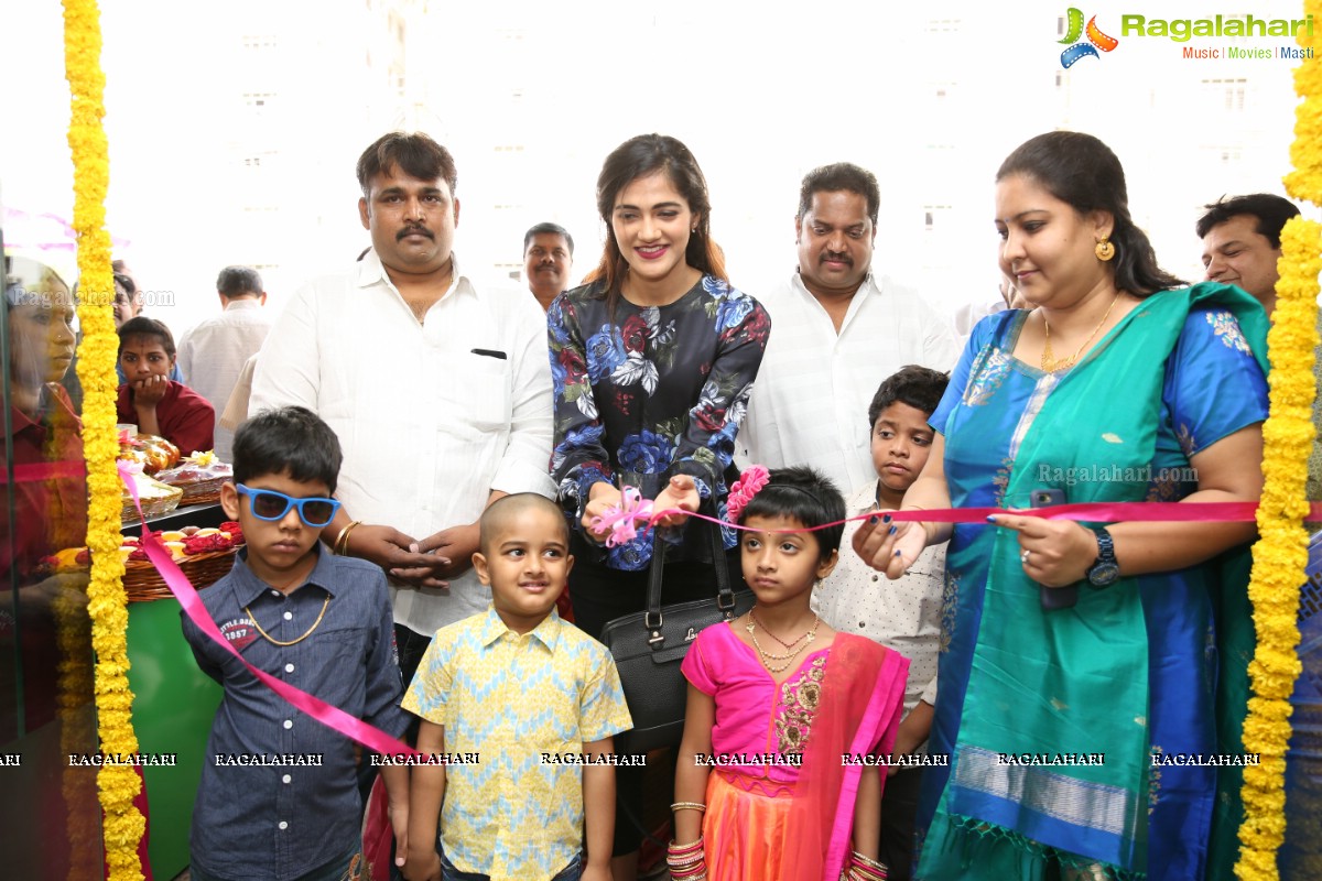 Actress Simran Chaudhary Inaugurates 'Pure 0 Naturals' outlet @ Kondapur