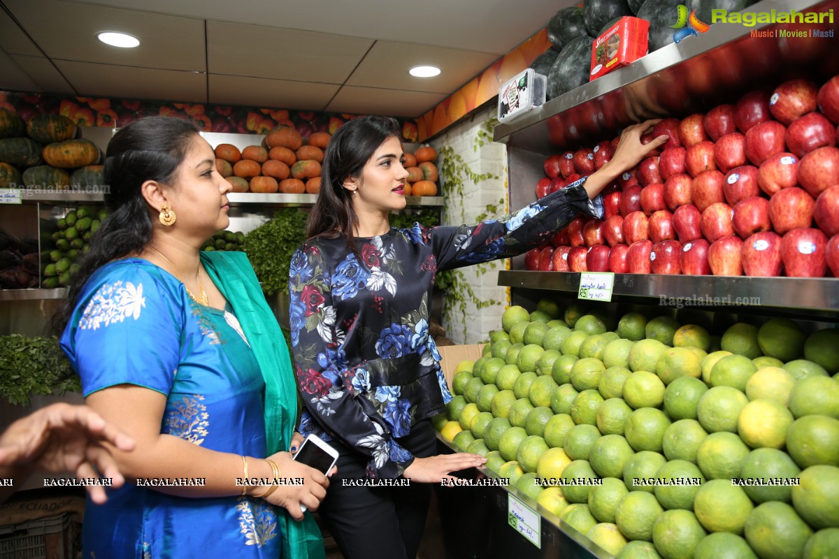 Actress Simran Chaudhary Inaugurates 'Pure 0 Naturals' outlet @ Kondapur