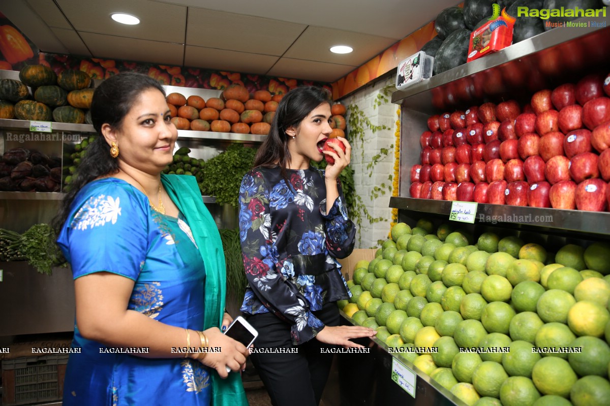 Actress Simran Chaudhary Inaugurates 'Pure 0 Naturals' outlet @ Kondapur