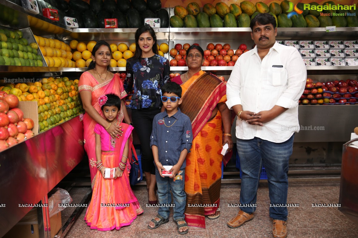 Actress Simran Chaudhary Inaugurates 'Pure 0 Naturals' outlet @ Kondapur