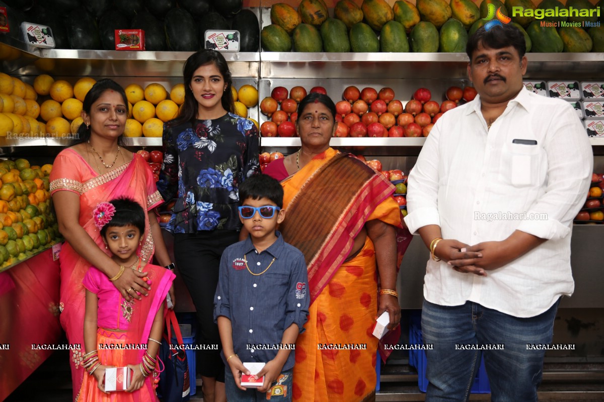 Actress Simran Chaudhary Inaugurates 'Pure 0 Naturals' outlet @ Kondapur