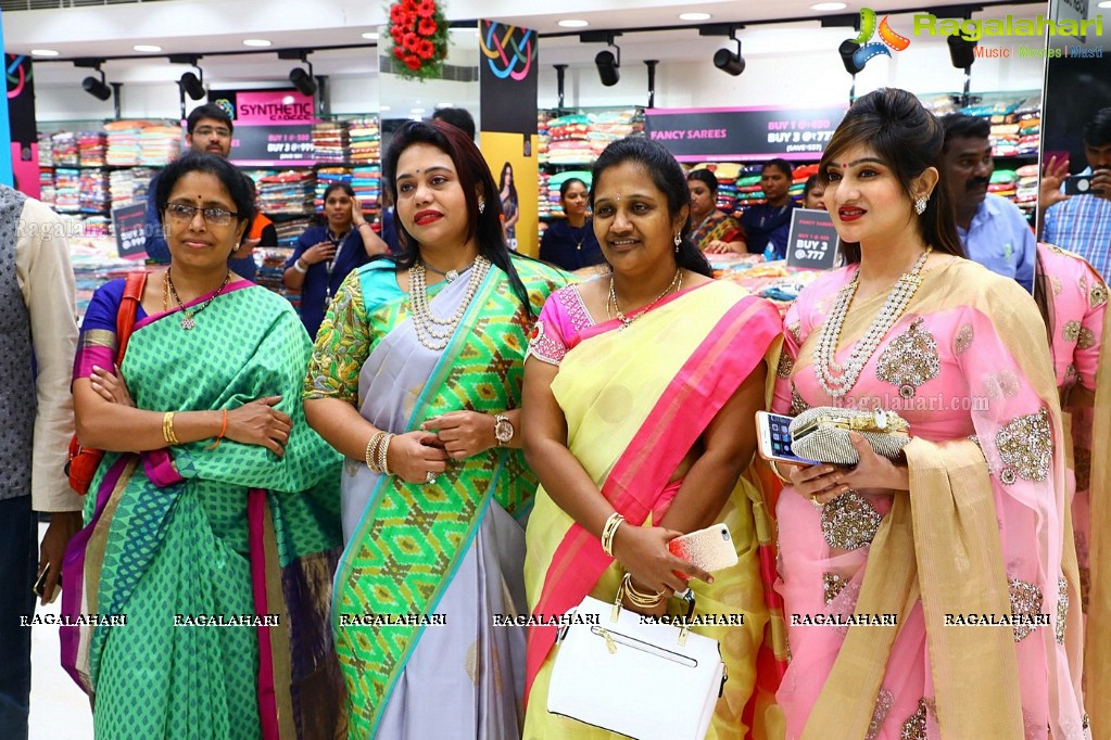 Raashi Khanna and Mehrene Kaur launches KLM Fashion Mall in Nellore