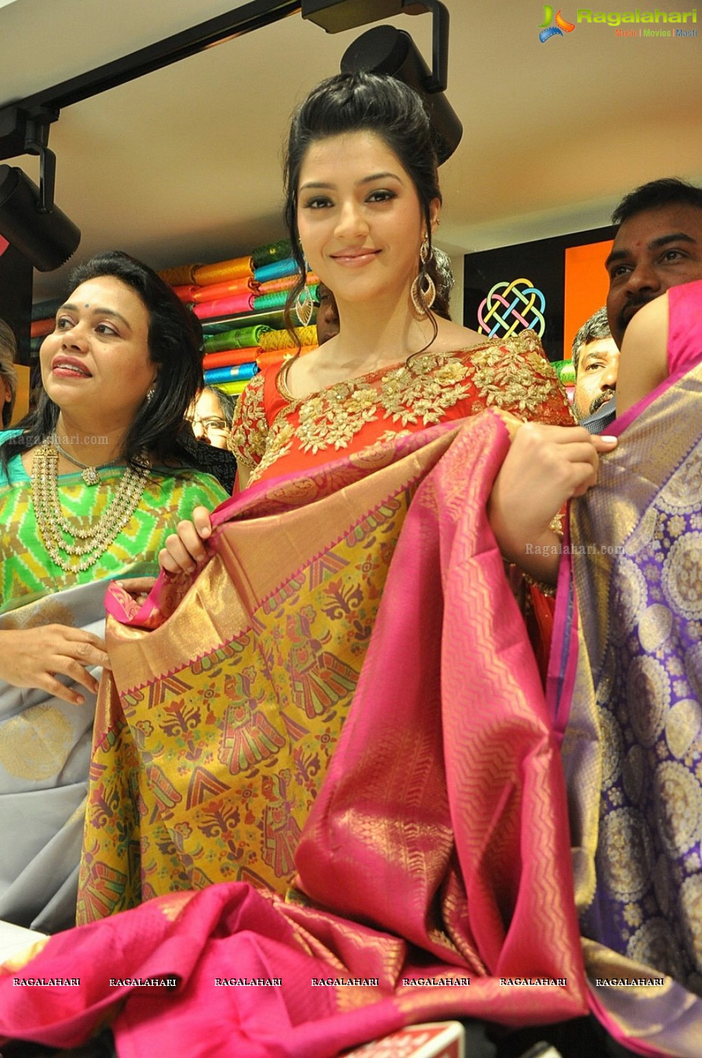 Raashi Khanna and Mehrene Kaur launches KLM Fashion Mall in Nellore