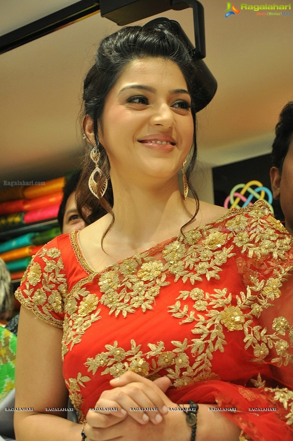 Raashi Khanna and Mehrene Kaur launches KLM Fashion Mall in Nellore