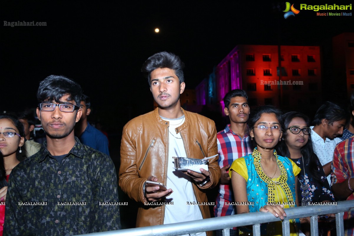 Shiznay 2018 - Singer Nakash Aziz Live Concert at TKR Institutions