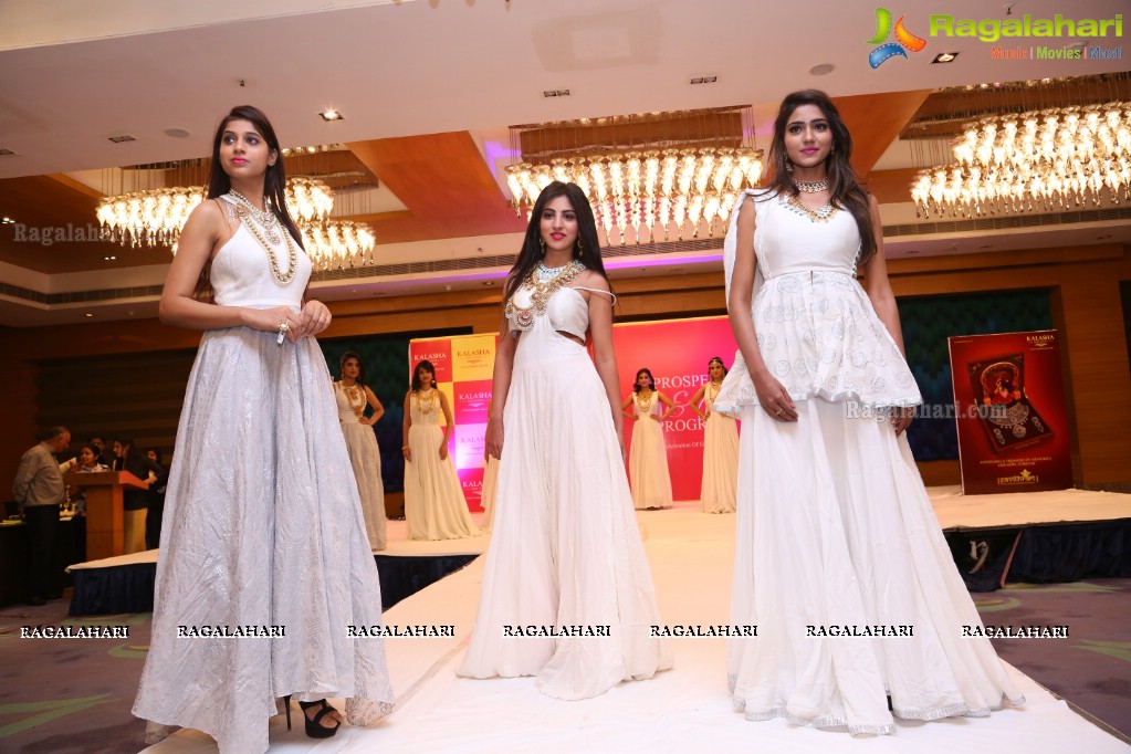 Felicitation to Women Achievers and Fashion Show of Exotic Jewellery at Hotel Marigold