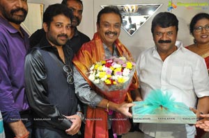 Naresh Met Superstar Krishna, Vijayanirmala garu