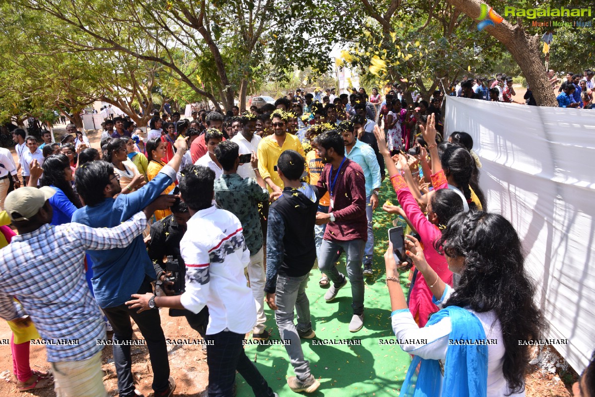 Varun Sandesh Visits Priyadarshini Colleges in Nellore