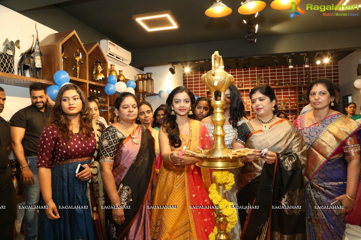 Nitya Shetty Inaugurates Aarna Collections at Sanikpuri