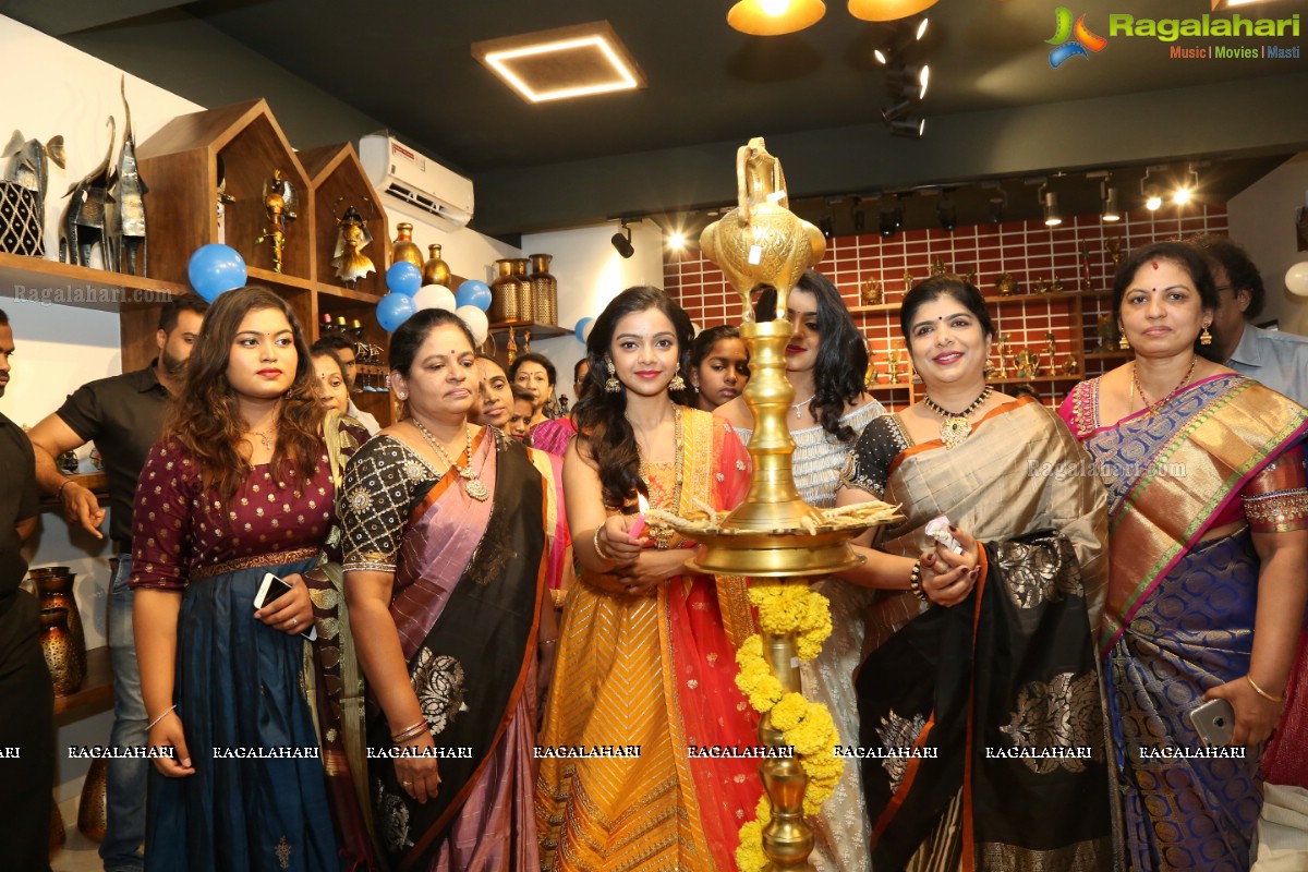 Nitya Shetty Inaugurates Aarna Collections at Sanikpuri