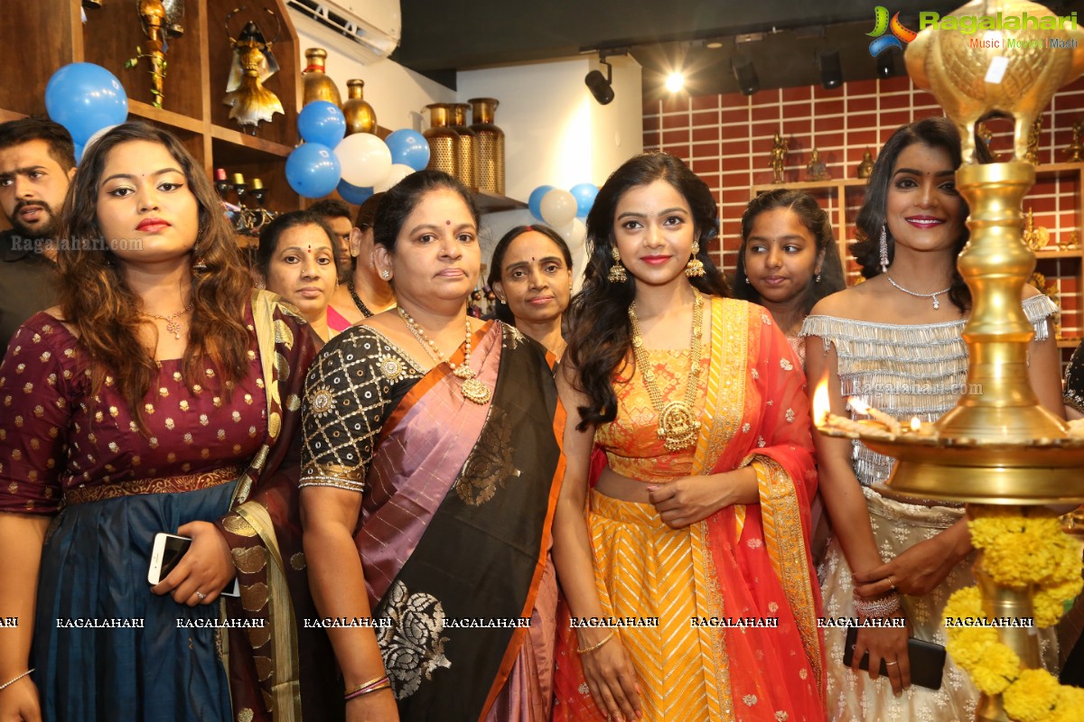 Nitya Shetty Inaugurates Aarna Collections at Sanikpuri