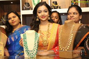 Nitya Shetty Inaugurates Aarna Collections