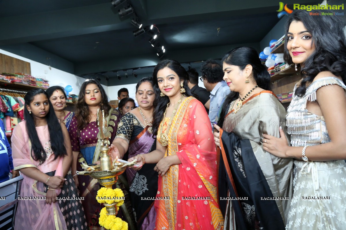 Nitya Shetty Inaugurates Aarna Collections at Sanikpuri